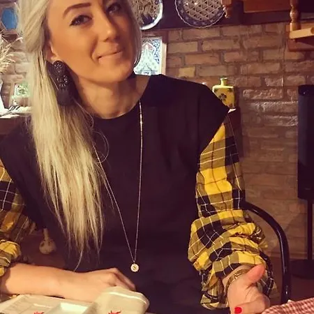 Hich Szálloda 3*